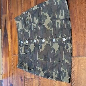 NWOT Camo Skirt Size 10/11